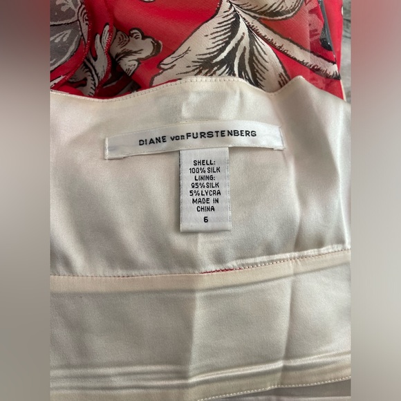 Diane Von Furstenberg Red Floral Silk Tie Waist Dress Size 6 - Picture 5 of 7